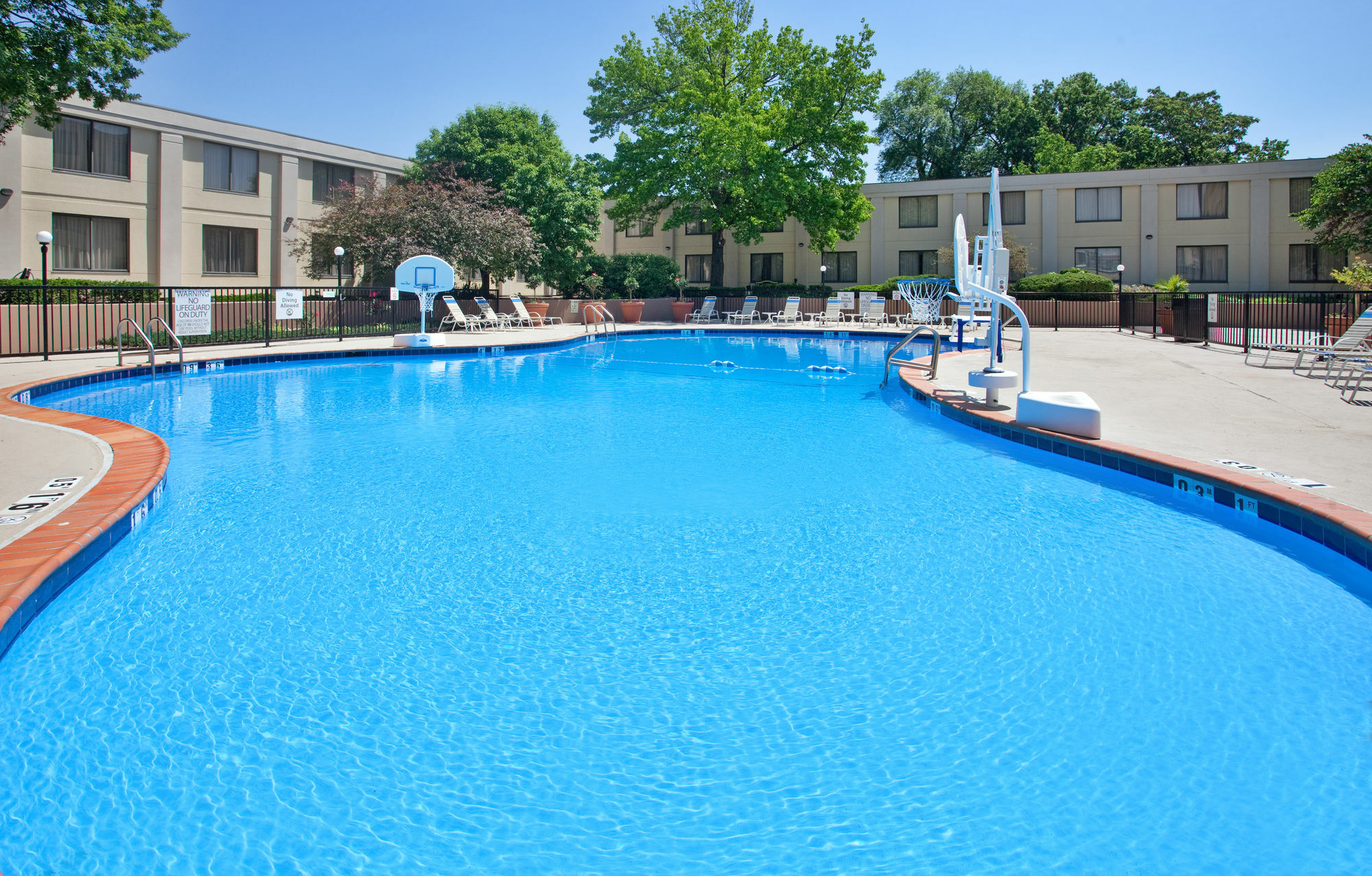 Holiday Inn Country Club Plaza Kansas City Exterior photo