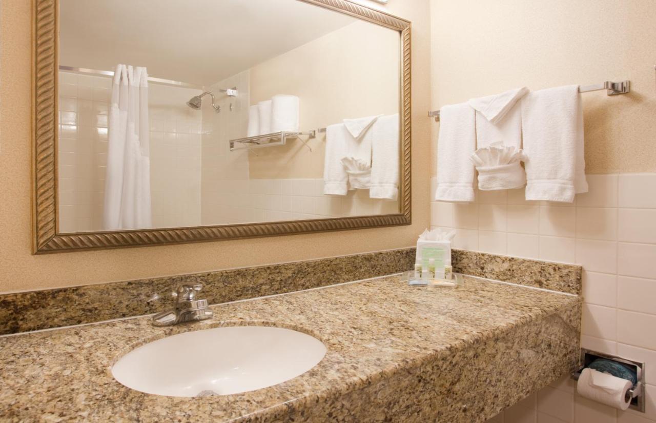 Holiday Inn Country Club Plaza Kansas City Exterior photo